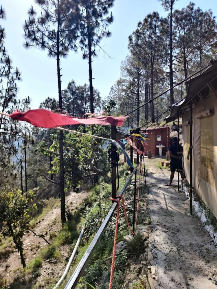Jaseelo Camps near Tehri Lake