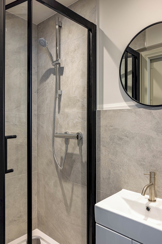Lux Regents Park 2 bed 2 Bath Penthouse With AC