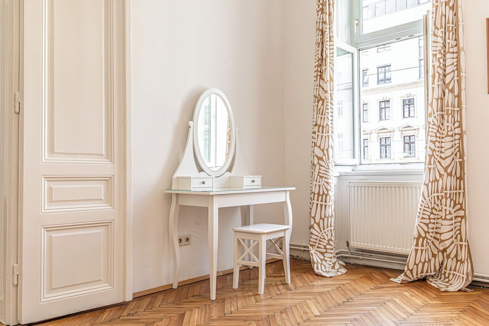 Cozy Longstay Room in a Central Location
