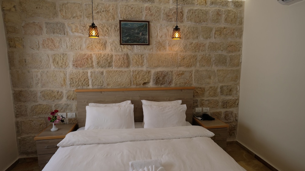 St. George’s Cathedral Pilgrim Guesthouse – Jerusalem