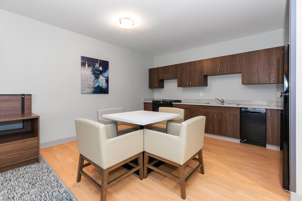 Wingate by Wyndham Geneva at SPIRE Academy