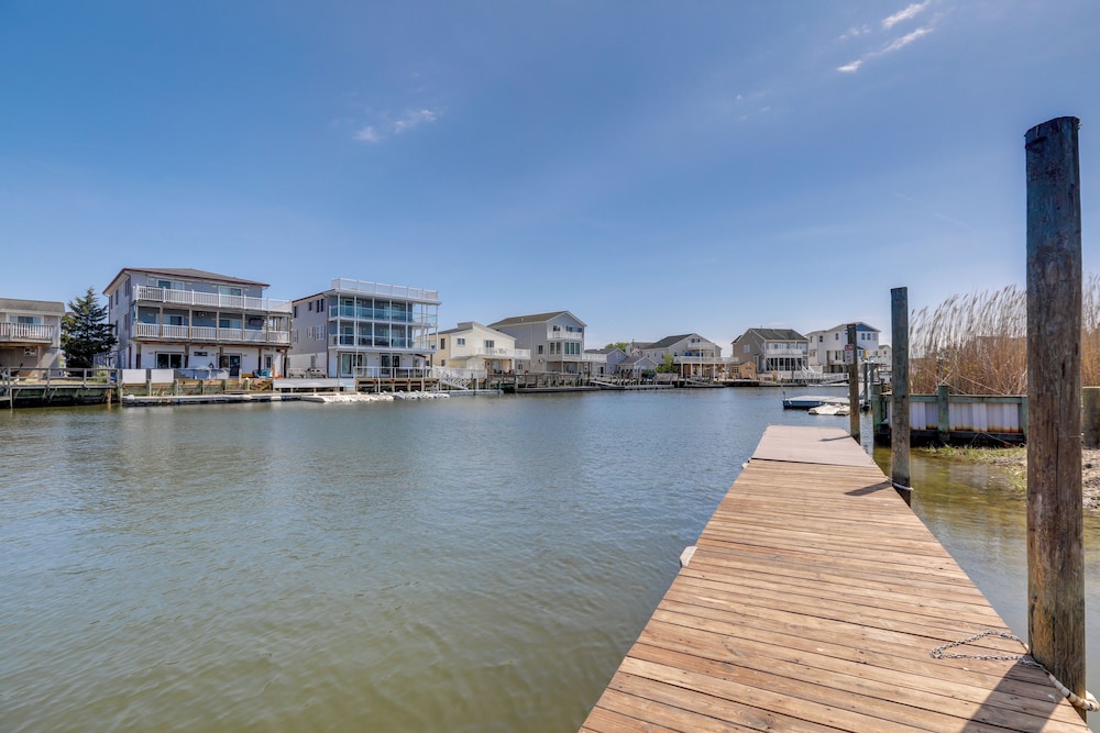 Deck & Dock: Home in Little Egg Harbor Township