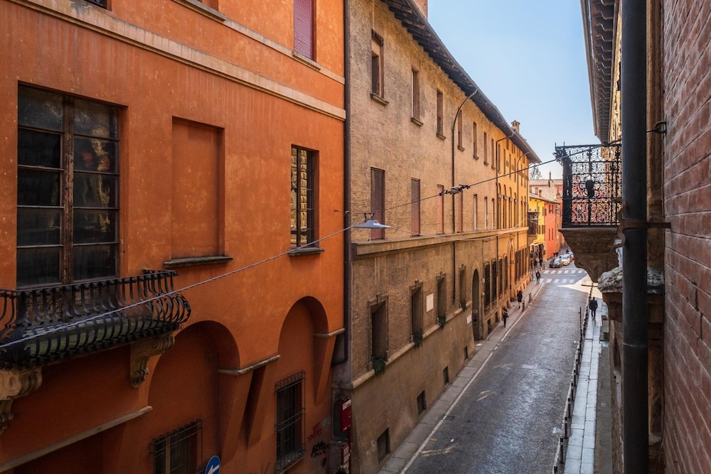 Appartamento d Azeglio nel Salotto di Bologna view 2