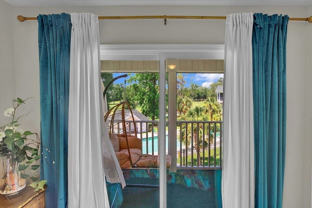 River Oaks 30h 2 Bedroom Condo