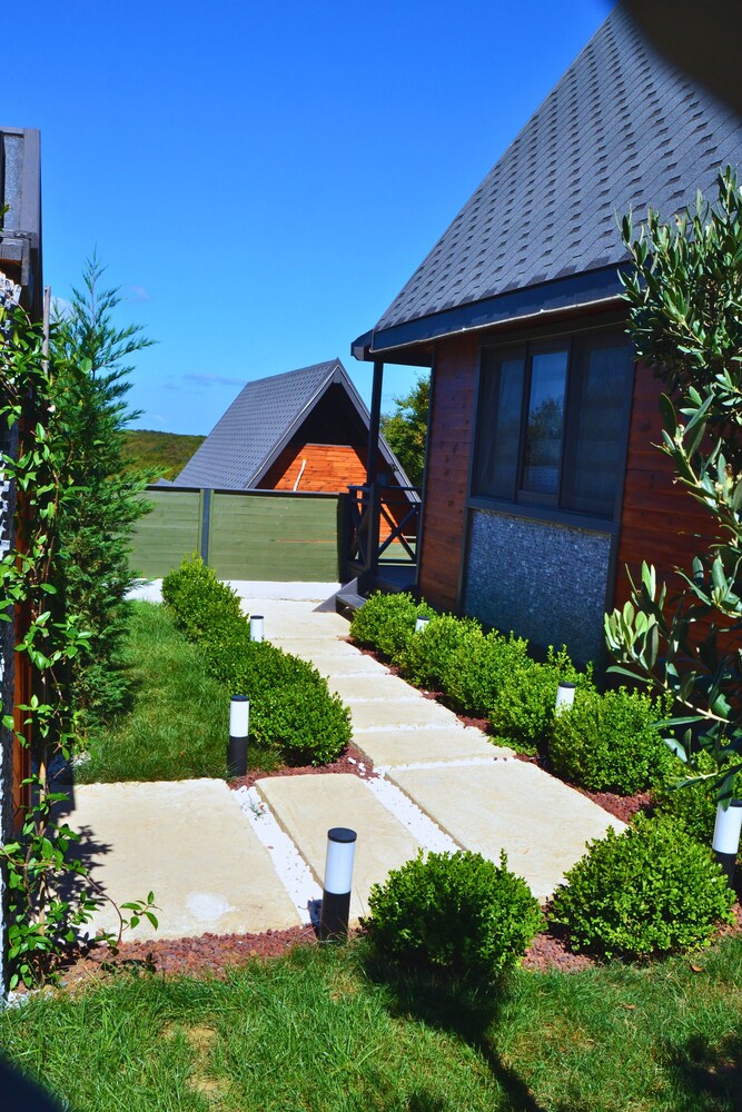 Bungaluvia