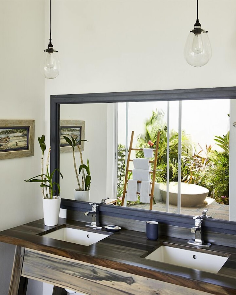 Calabash Bay Four Bedroom Villa