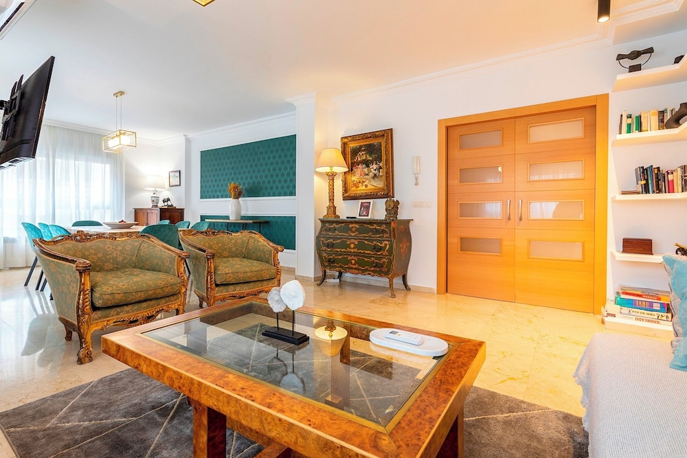Genteel Home Martinez Campos view 3