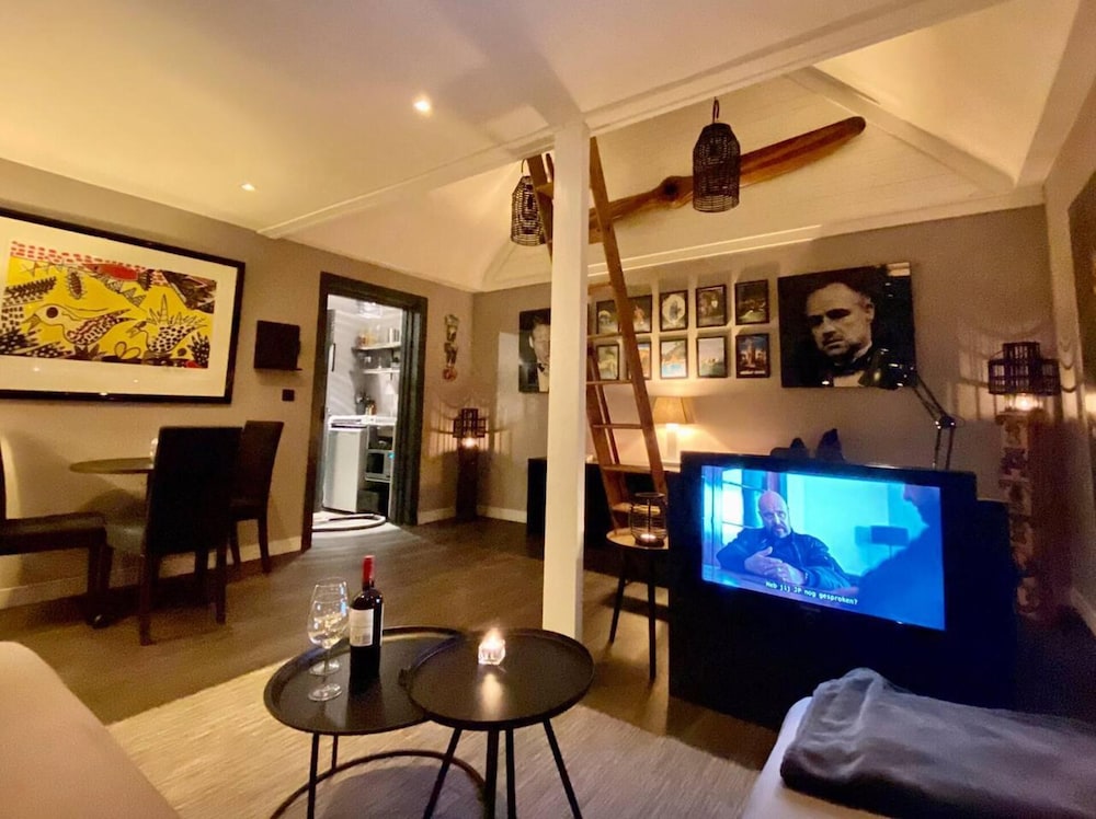 Charming Boutique Guesthouse in Blaricum view 2