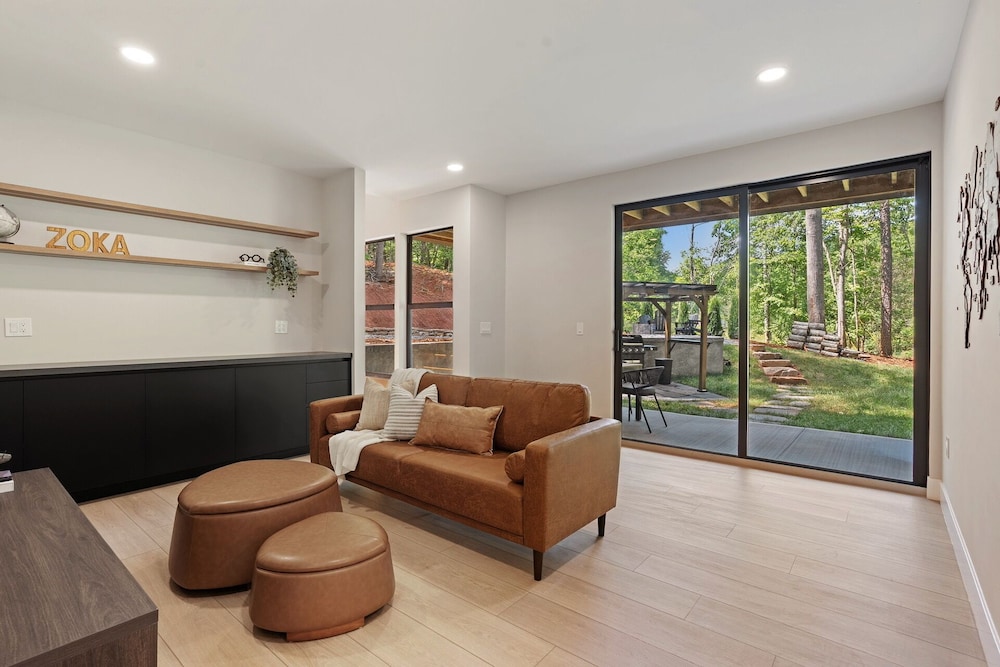 Zoka - Modern Mountain Retreat
