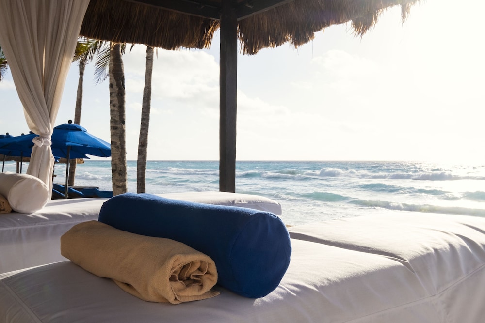 Hotel NYX Cancun All Inclusive