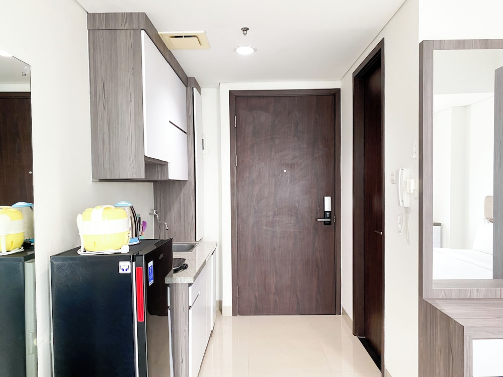 Modern Look Studio At Lrt City Bekasi Apartment