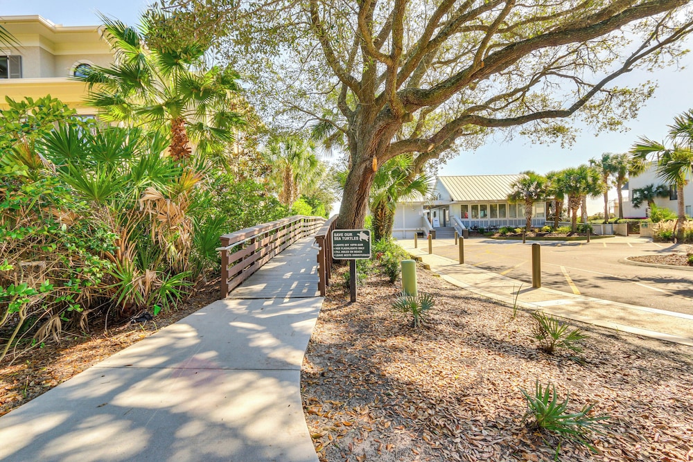 Resort Perks Beach Access: Condo in Hilton Head