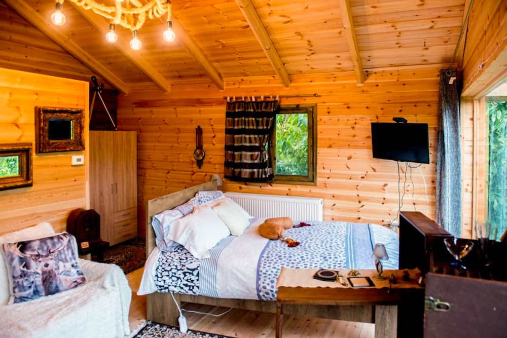 Kedra Village Cozy Chalet - Mountain Getaway