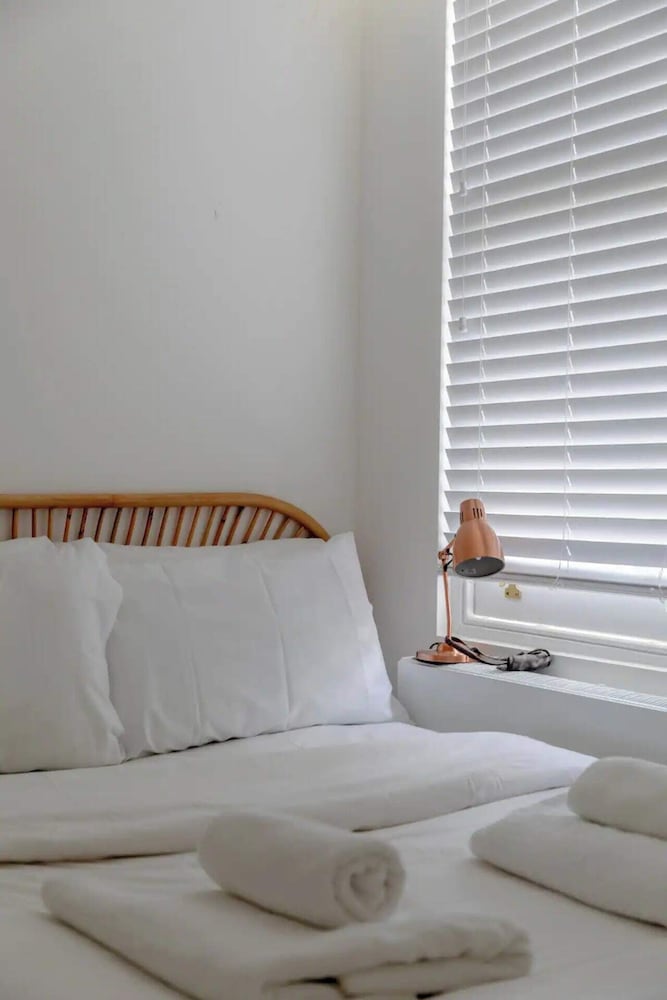 Bright & Beautiful 1BD Flat - Hackney Central
