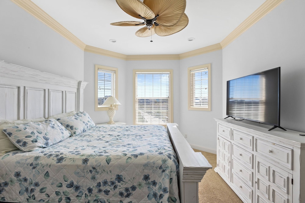 Permuda Private Island by Topsail Realty
