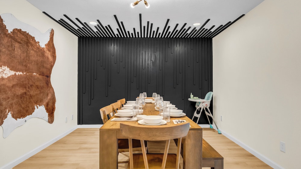 LuxStay Escapes