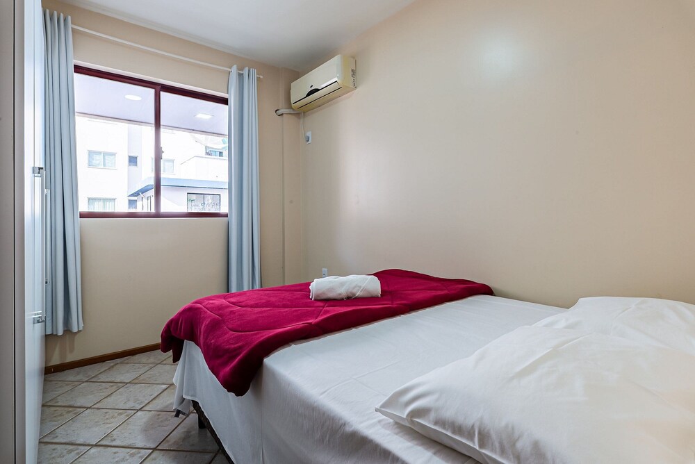 Apt Foot in the Sand sea View in Meia Praia Evb308