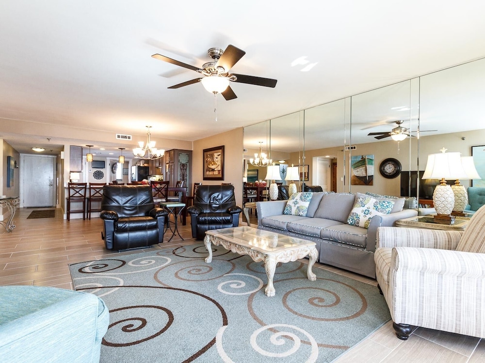 Surf Dweller 205 - Seaspray Getaway