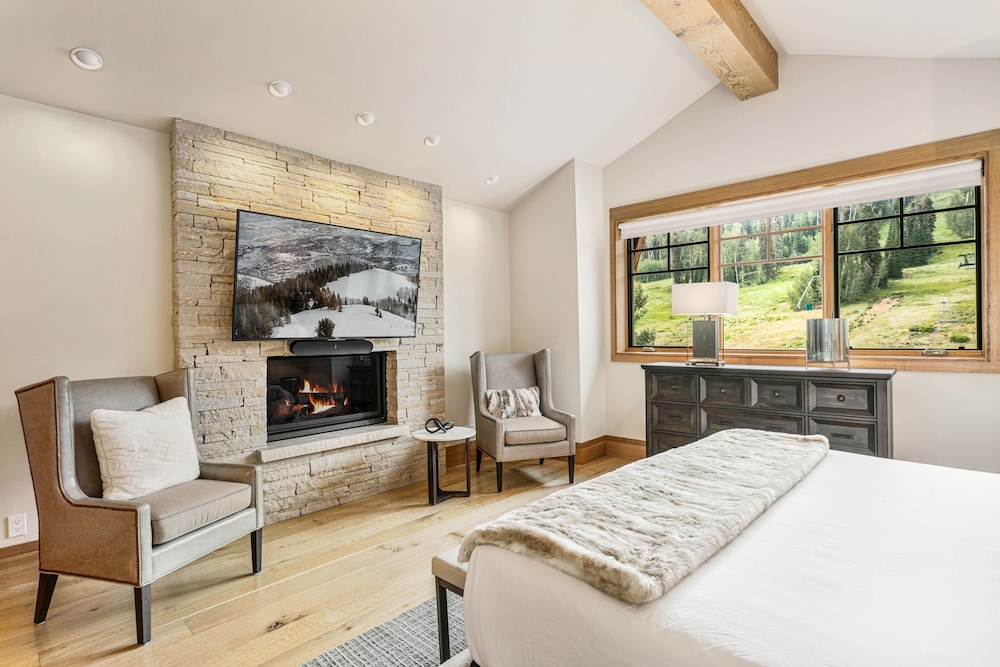 Grand Lodge - Four Bedroom #502 - Ski-in/ski-out 4 Condo