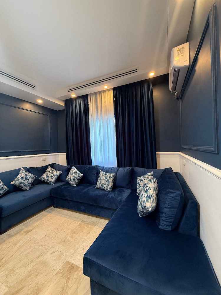 3bedroom Aprt of 200sqm Near Movenpick Hotel Amman