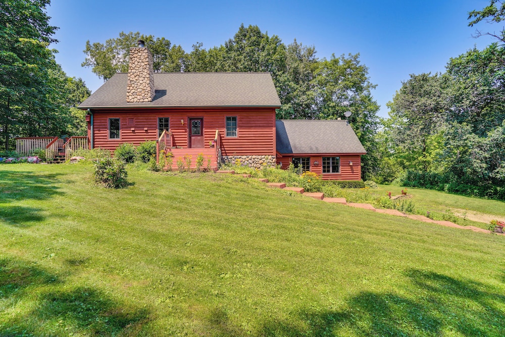 Secluded Ellsworth Apartment - Hiking Nearby! view 4