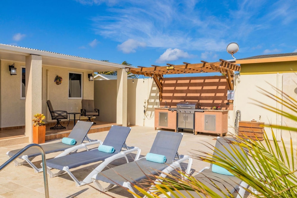 3BR Privatepool - Outdoor Dining - Great Location
