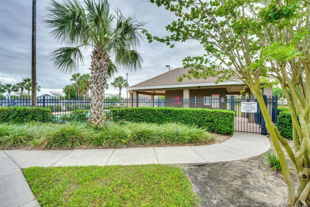 12 Mi to Disney: Family Home w/ Lanai in Davenport