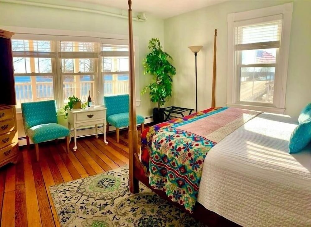 The Glen Cove Hotel & Restaurant