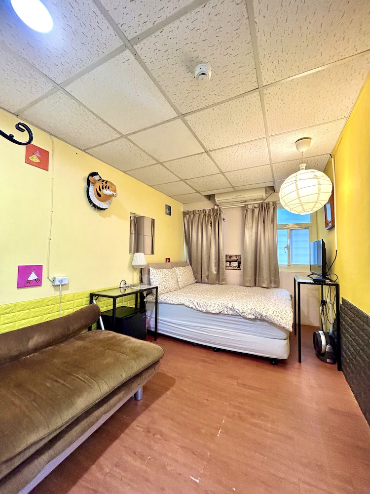Ximen Triple Tiger Hostel