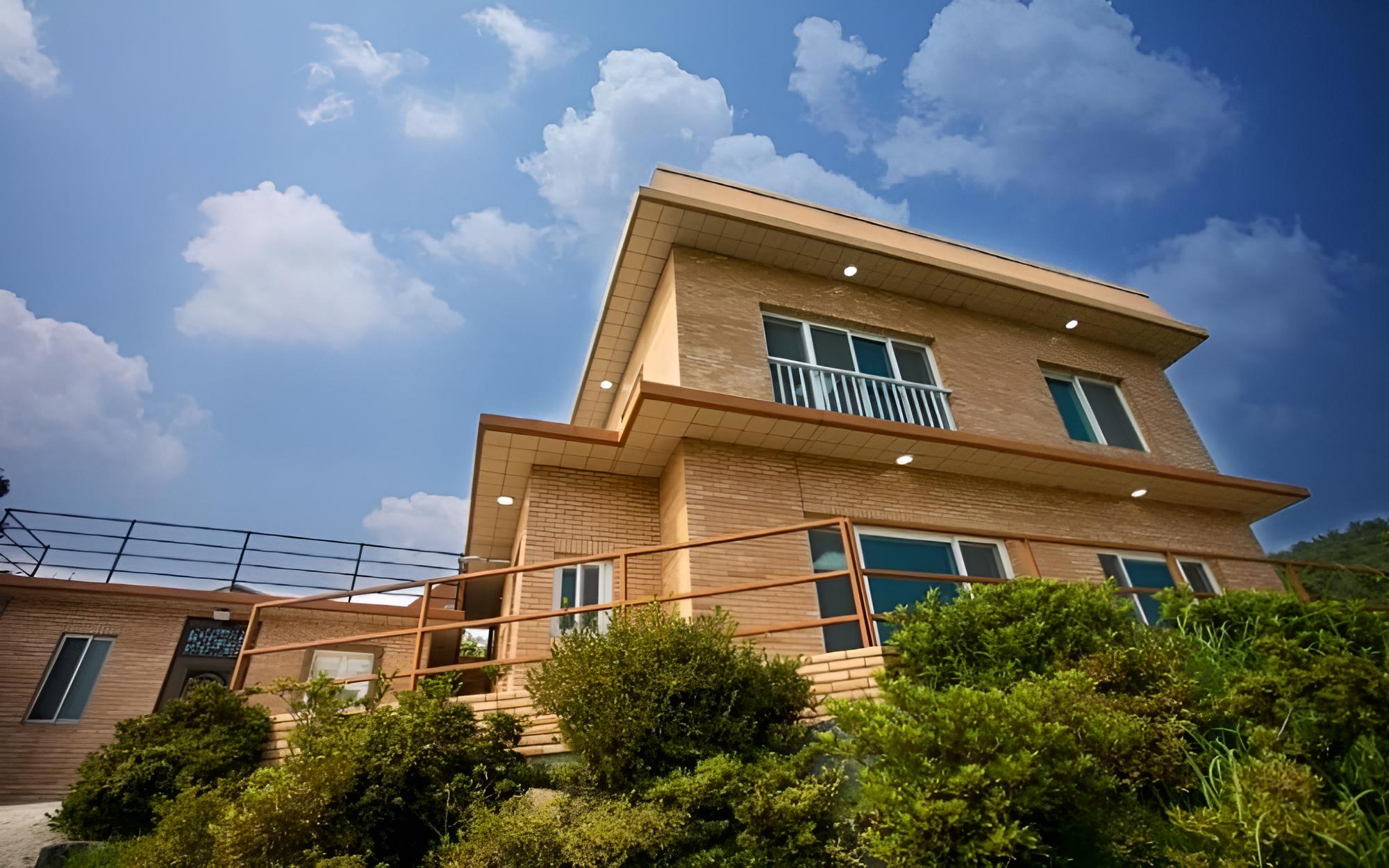 Yeosu Aloha Pension view 4