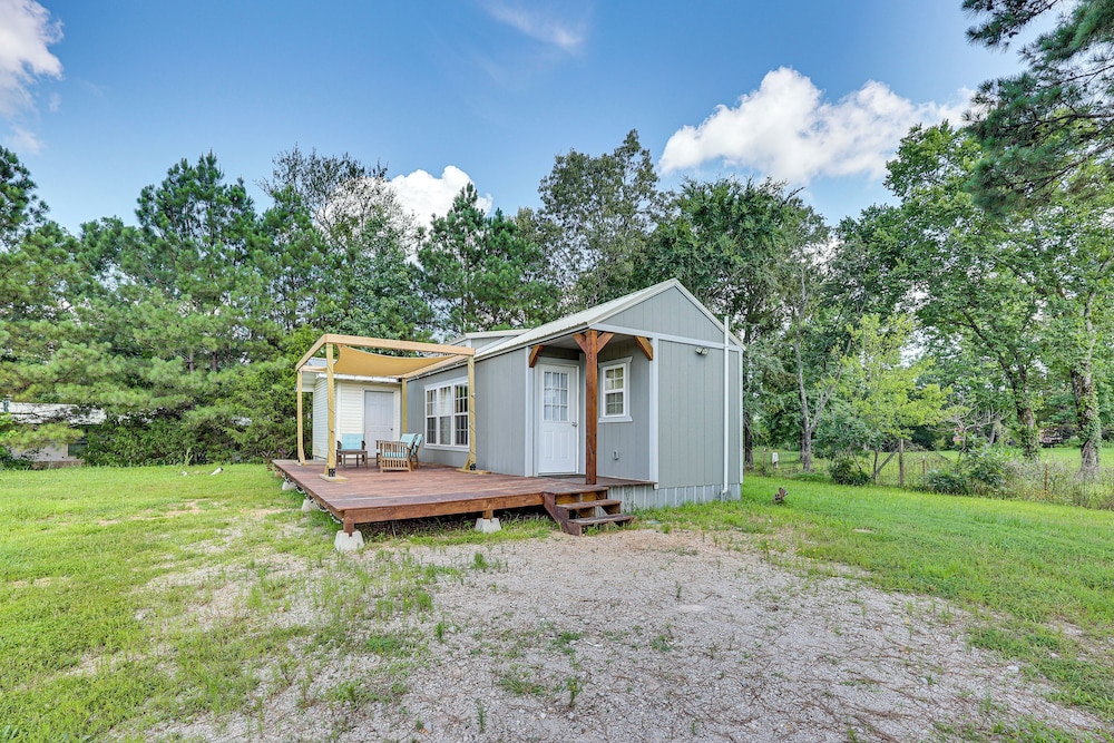 5 Mi to Lake Ouachita: Peaceful Cabin Retreat
