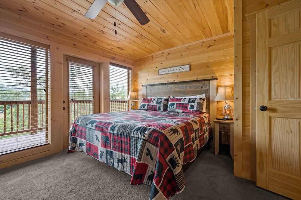 Bear Necessities - 3 Bedrooms, 3 Baths, Sleeps 10 3 Cabin by RedAwning view 4