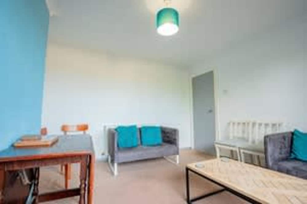 Host Stay Lechlade