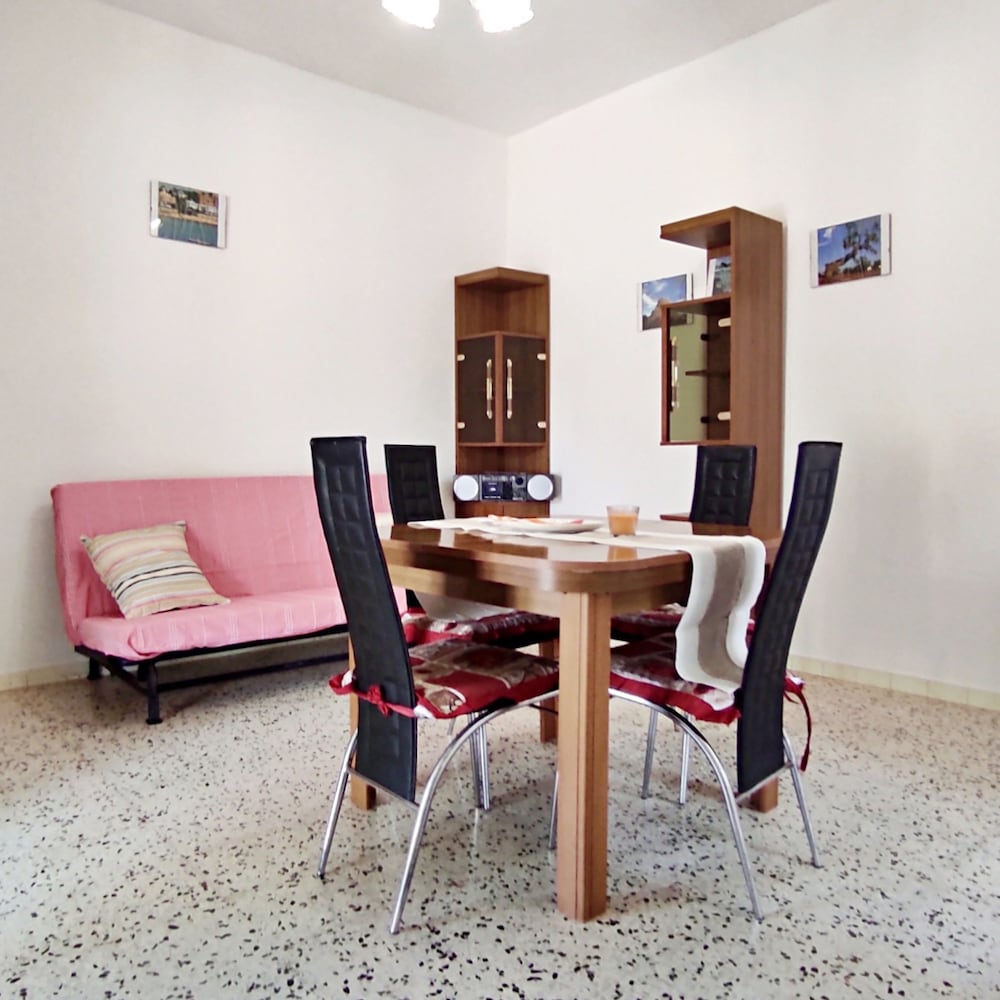 Villetta Paduli - Immersa nel Verde con Vista Mare e Giardino Privato