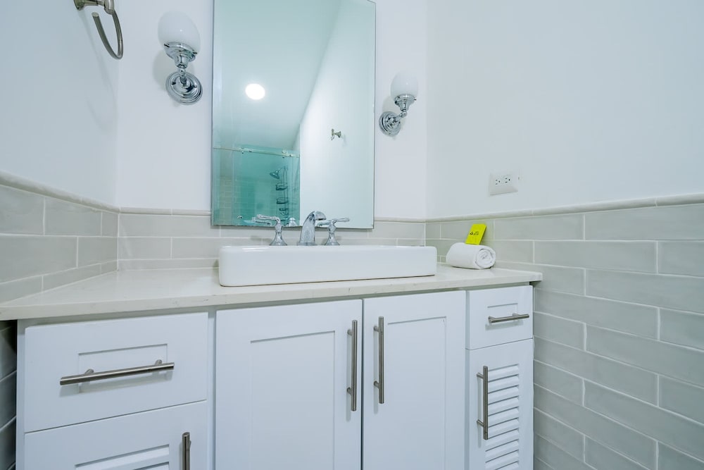 w Homely 2BR With Balcony in Panama