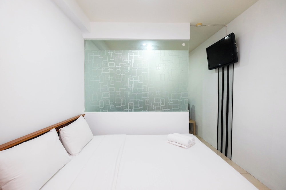 Simply Studio Room At Titanium Square Apartment