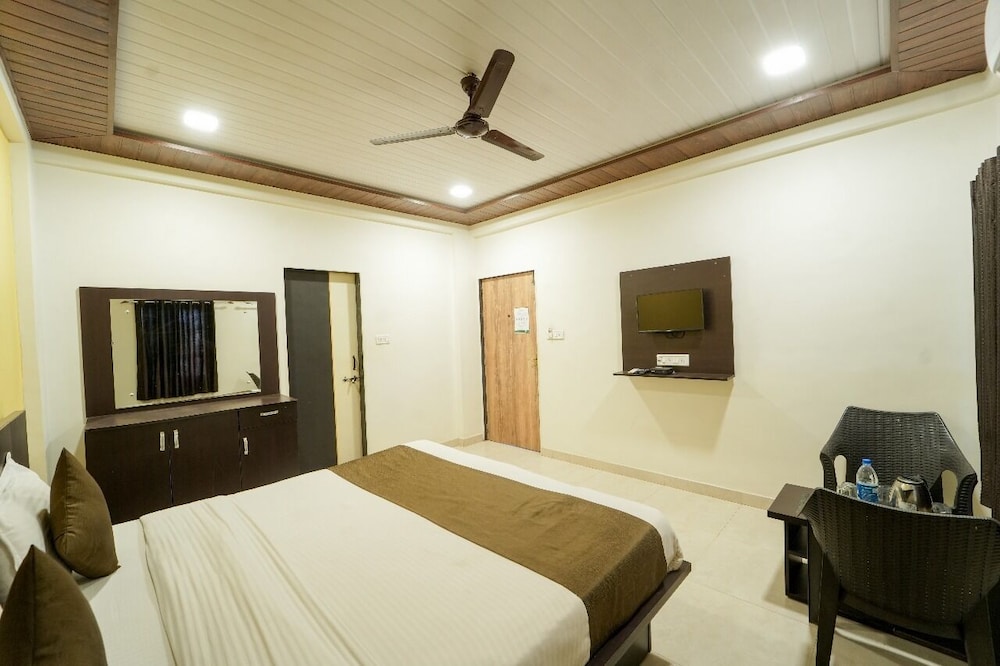 Hotel Raaya Regency