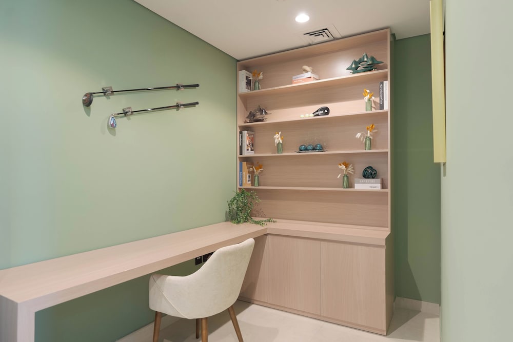KeyRock Golf Gate - Stylish Retreat