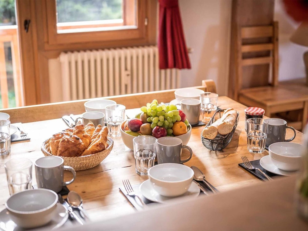 Quietly Located Chalets With Hammam