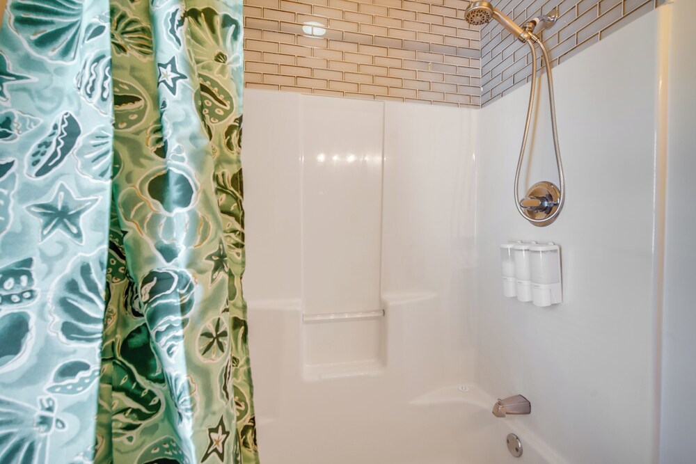 Eclectic Atlantic City Home ~ 1 Mi to Casinos!