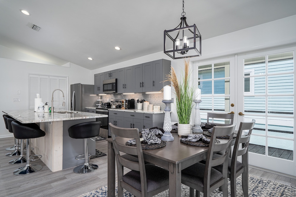 295 Ostego Dr - Gorgeous Bay Front Home 4 Bedroom Home by RedAwning