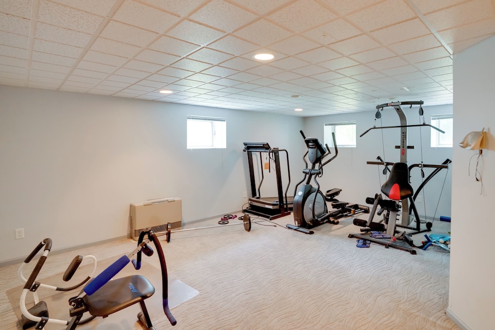 Luxury Mansion Rental w/ Rec Room in Niskayuna!