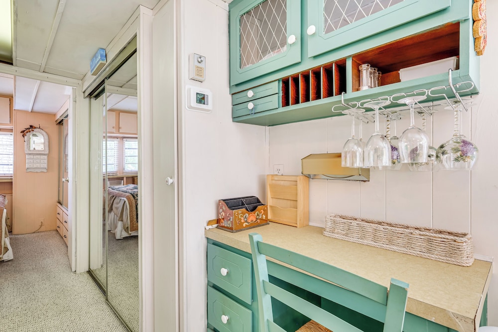 Swim, Fish & Play: Pet-friendly Gem in Fort Myers