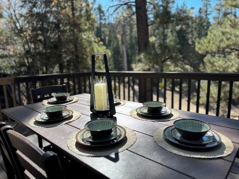 Everwood Serenity Treehouse
