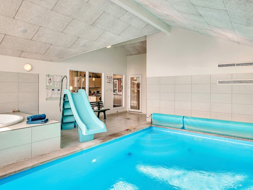 5 Star Holiday Home in Albaek