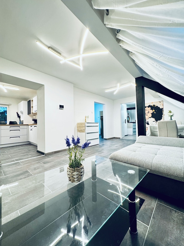 2BR 1LR Apartment for 5 Peaceful Stay