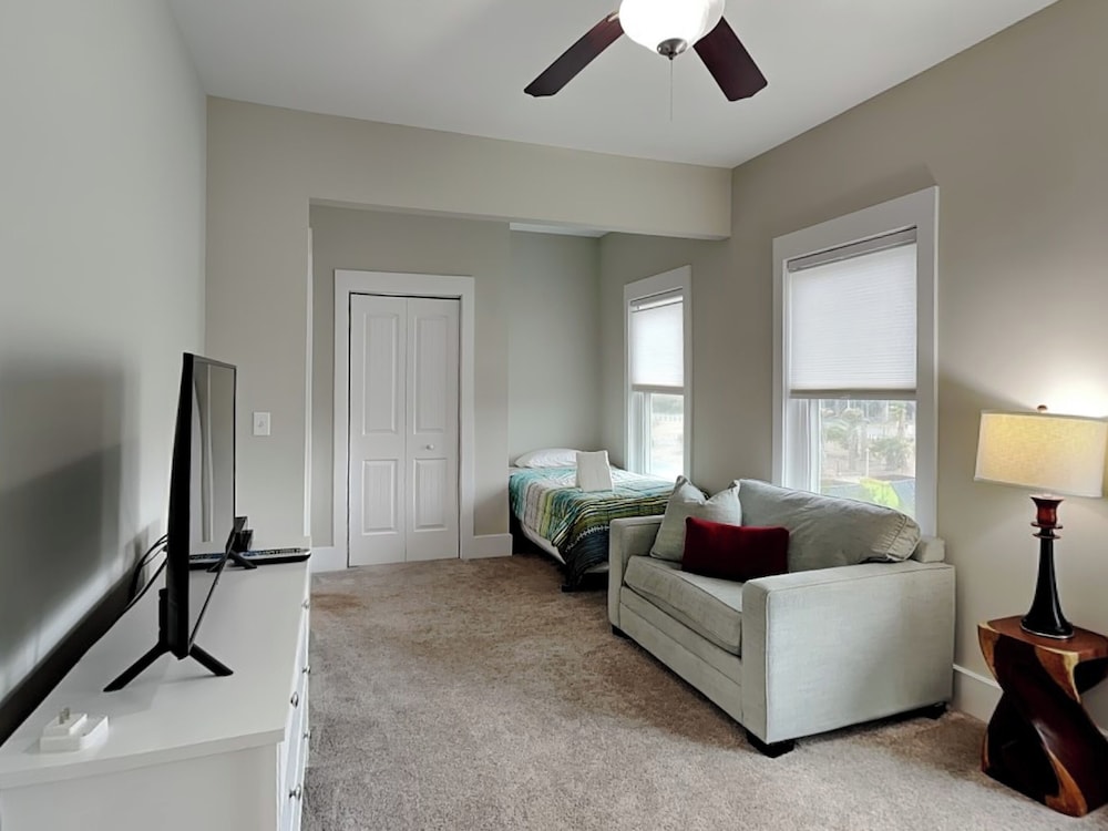 Sunshine Daydreams by Topsail Realty