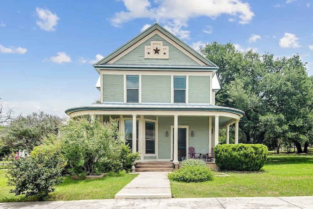 Prime Location-walk to Food, Bars and Wineries!