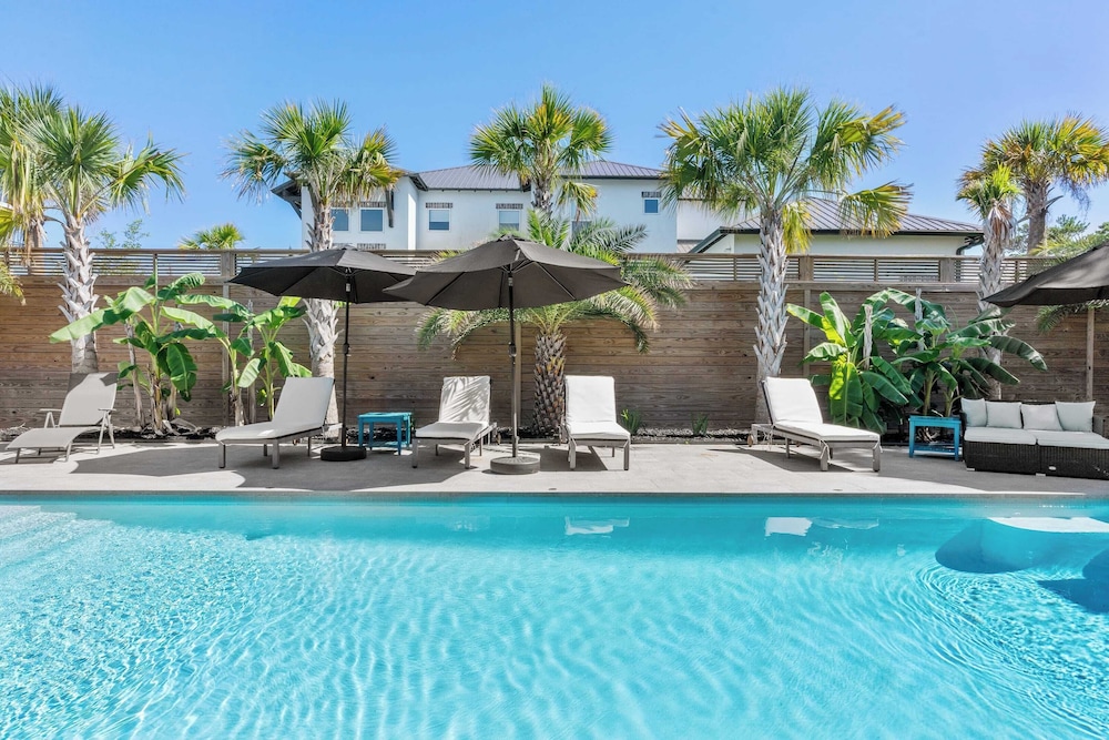 30A Happy by the Sea by Avantstay Pool, Golf Cart, Bikes