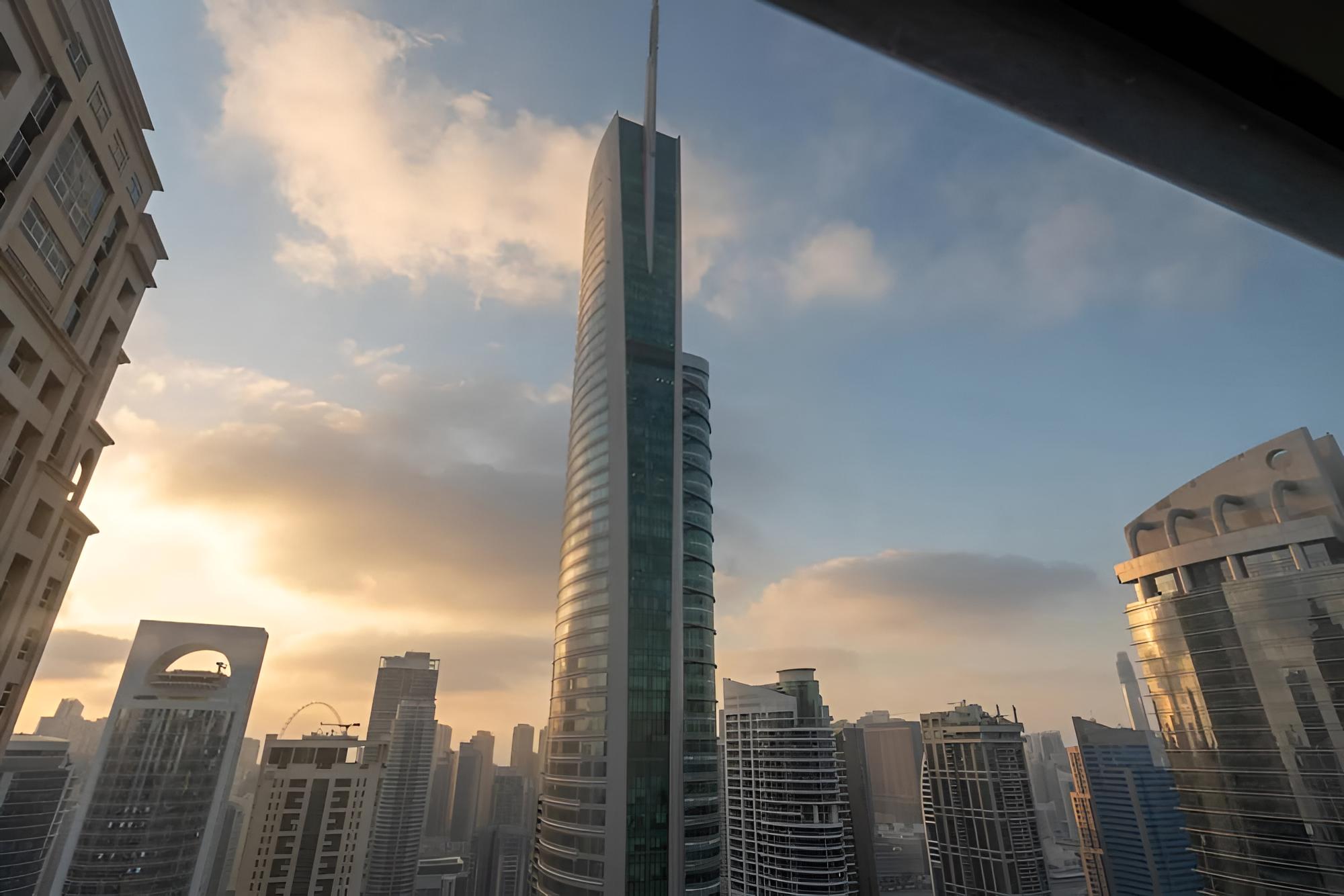 Cozy 2bdr in Jumeirah Lakes Towers